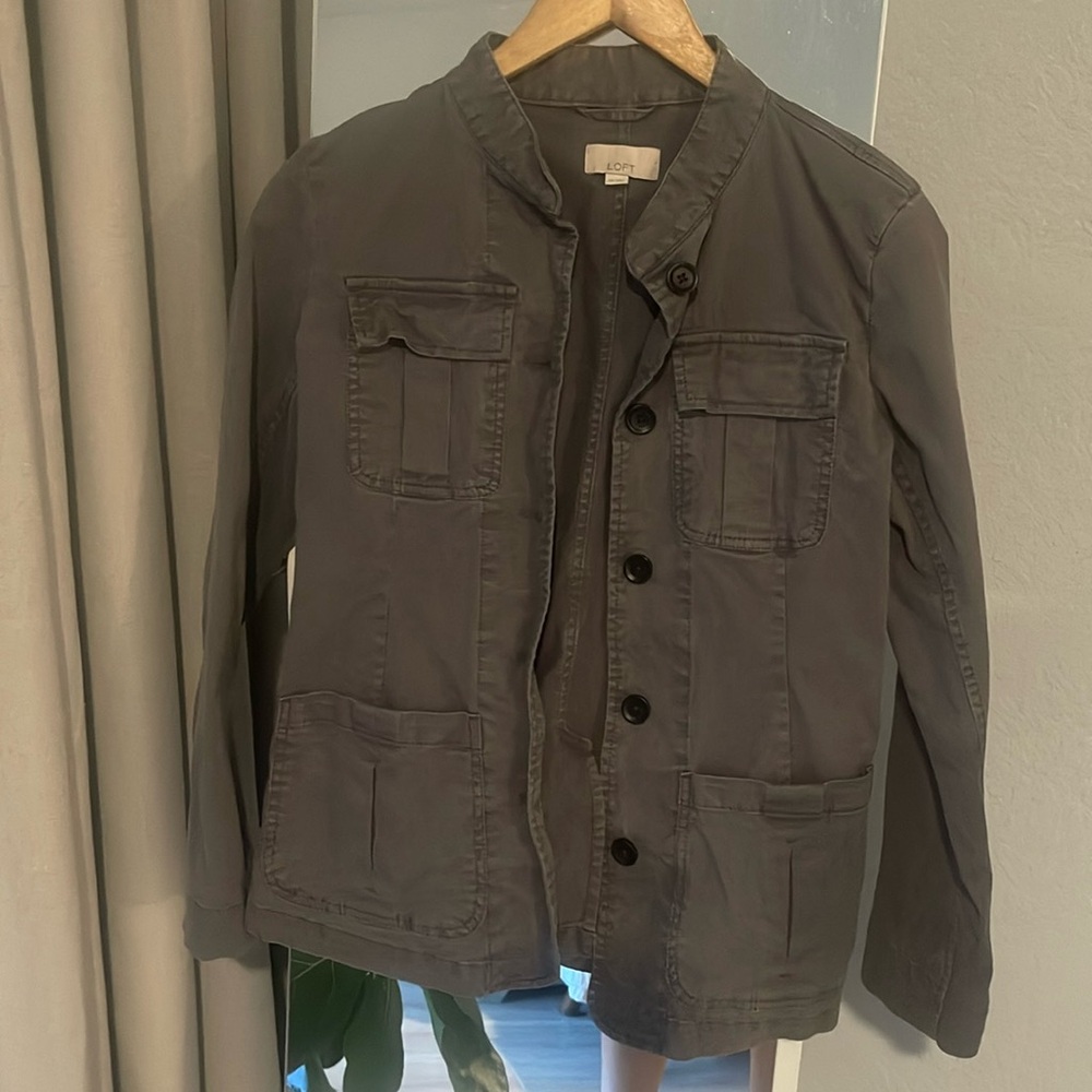 EUC Gray Loft coat xs